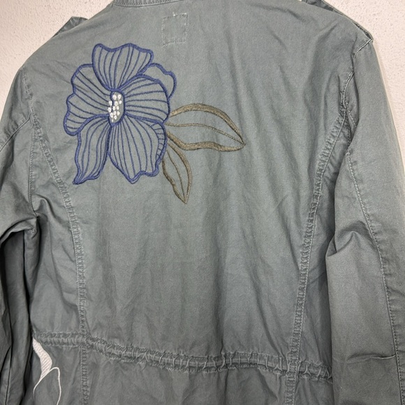 Kensie Jeans Long Sleeve Jacket, Army Green w/ Floral Pattern Size Large - Picture 3 of 6